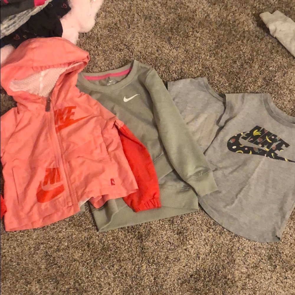 Nike bundle of tops